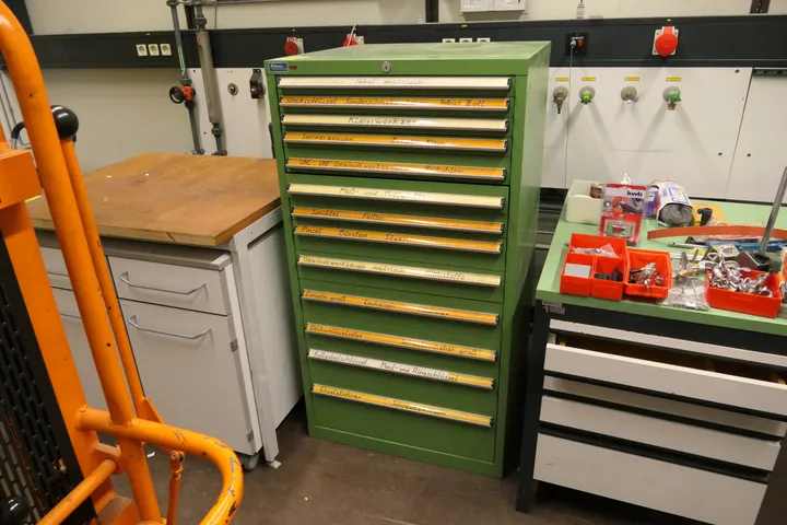 Hoffmann Schubladenschrank Maße in cm ca.: 72 x 70 x 134